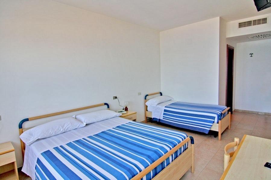 Hotel Palmarosa Roseto Degli Abruzzi Habitación foto